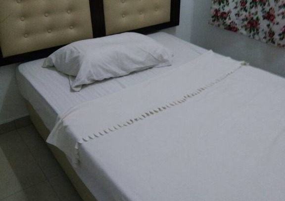Kampung Jimah House | Teluk Kemang Homestay Kak Ani