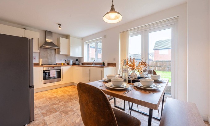 Llanwern House | Temper Mill Way by Tŷ SA