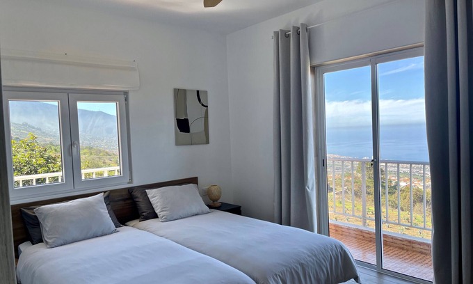 La Orotava Apartment | Ten Days - App 3 - 'Anaga' with Sea View, Wi-Fi and Air Conditioning