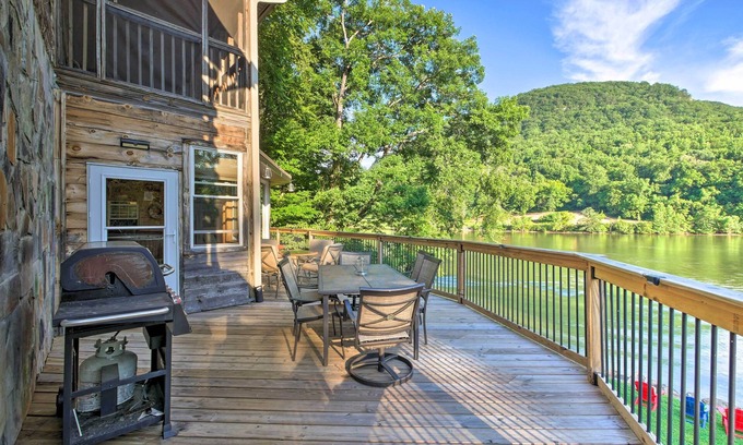 Chattanooga Cabin | Tenn River Cabin w/Hot Tub - 10 Mi to Chattanooga