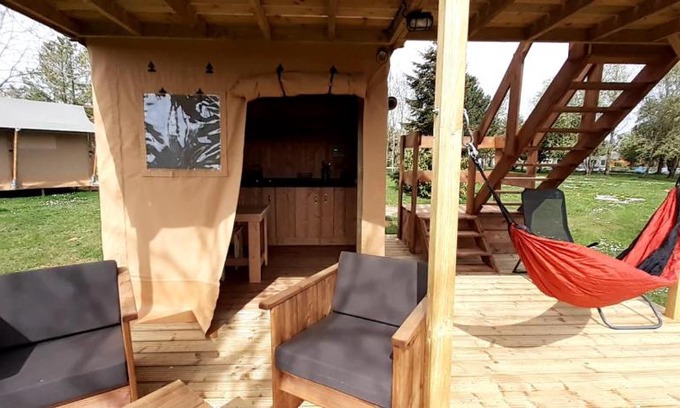 Bannes Other | Tente Cabane du Camping Hautoreille