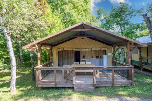 Saint-Martial-de-Nabirat Other | Tente Lodge 8 personnes