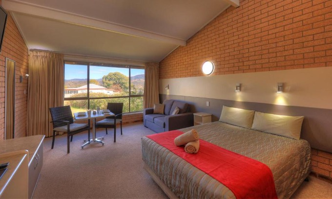 Tenterfield Hotel | Tenterfield Motor Inn
