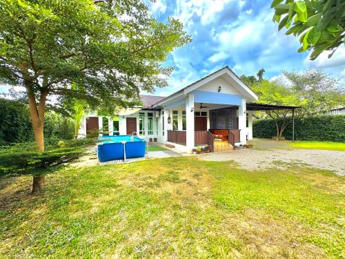 Wakaf Che Yeh House | Tepak Nusuk Private Pool Homestay 5 Bedrooms 4 Bathrooms