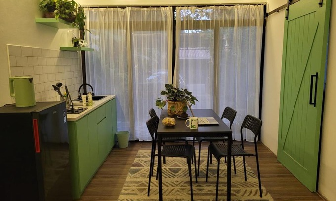 Bandung Bed & Breakfast | Tepas Paviliun