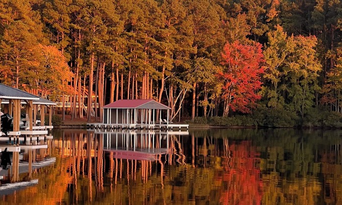 Henrico House | Tequila Sunrise supreme lake access on Pea Hill creek - Lake Gaston