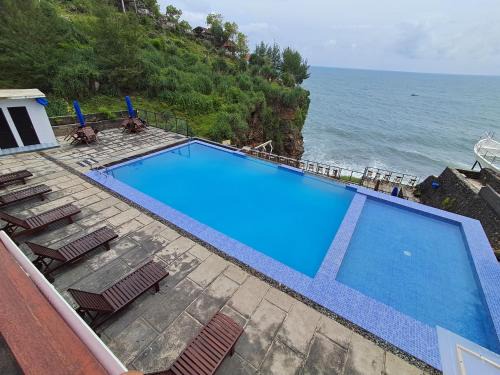 Panggang House | Teras Kaca