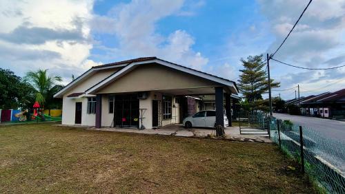 Kampung Bukit Rangin House | Teratak Anies Semi-D Bypass Homestay Kuantan