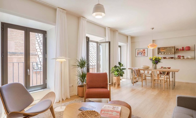 Centro Apartment | Teresa - stunning apartment for 4 people in Malaga city centre by Solaga