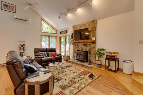 Alpine Lake House | Terra Alta Vacation Rental Walk to Alpine Lake!