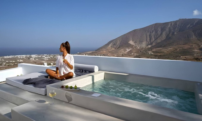 Exo Gonia Villa | Terra E Lavoro Suite with Hot Tub & Sea View