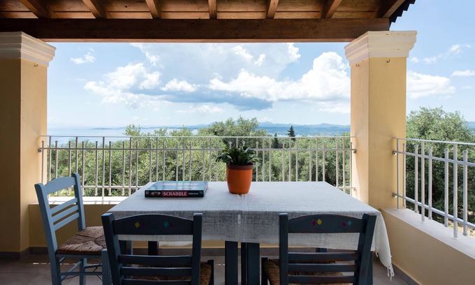 Spartylas House | Terra Rossa Holiday Home with Seaview by Konnect - 3km from Ipsos