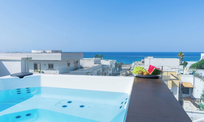 Taviano House | Terrace on the Sea Luxury Mancaversa