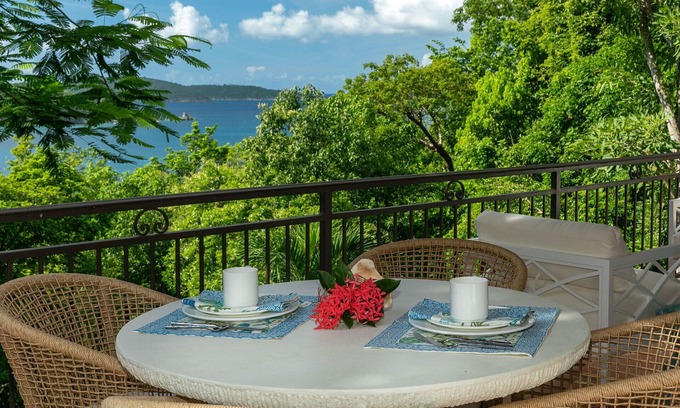 Estate Hawksnest Villa | Terrahawk: North Shore Location! Walk to Gibney Beach!