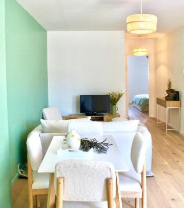 La Celle-sous-Gouzon Apartment | Terrasse plein sud, confort, clim, 2 mn du Vieux Port