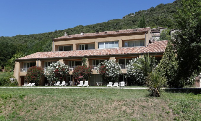 Vallon-Pont-d'Arc Apartment | Terrasse ! Studio Abordable, Navettes Gratuites