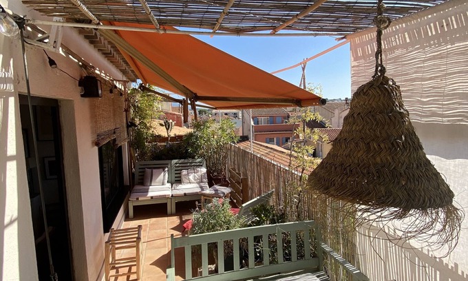 Sanary-sur-Mer Apartment | Terrasse sur le Toit - Cœur de Ville Piétonnier, 2 Pièces de Charme Unique