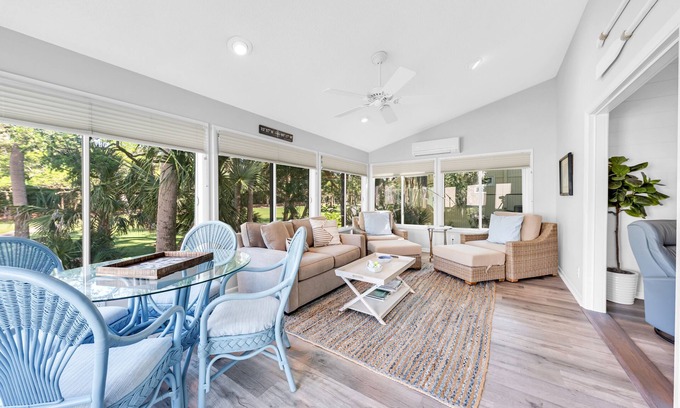Tarpon Pond House | Terrific 4 BR/2BA Tarpon Cottage! Great Location! Amenity Cards!