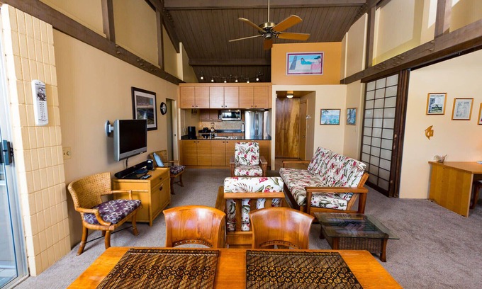 Kihei Condo | Terrific Ocean View Penthouse Suite!