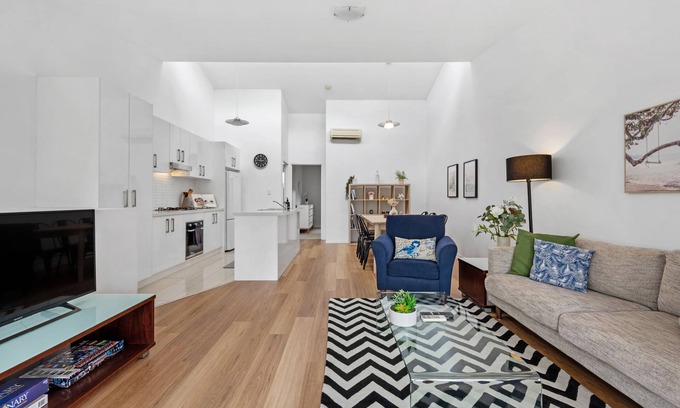 Morningside House | Terrific Townhouse! 2Bed/2Bath/1Car ~ Morningside