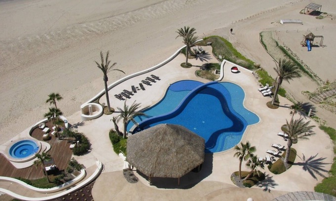 Las Conchas Condo | Tessoro 703 - Award Winning Design at the End of Las Conchas