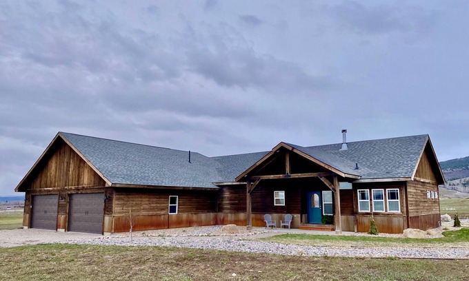 Victor House | Teton Trails Getaway-Basecamp for outdoor adventure-In between Jackson & Targhee