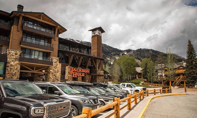 Teton Village Condo | Teton Village Minutes 2 Snow Village Condo w Jackson Hole Property Management