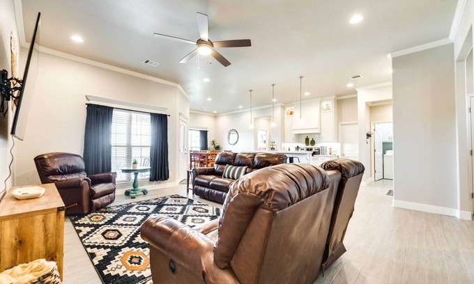 Canyon House | Texas Home w/Hot Tub: 3 Mi to Downtown Canyon!
