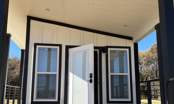 Gordonville House | Texoma Getaway - Tiny House on a Cannabis Farm