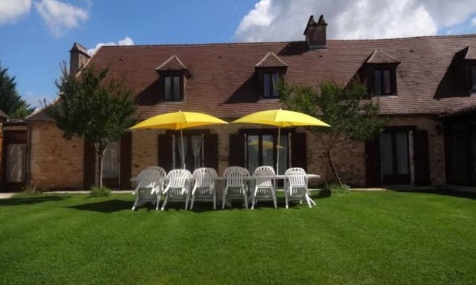 Rouffignac-Saint-Cernin-de-Reilhac House | (Text automatically translated) House furnished character the character ancienneMaison