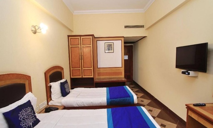 Rajajinagar Hotel | Textures&Artistic Rooms Stay near Metro station