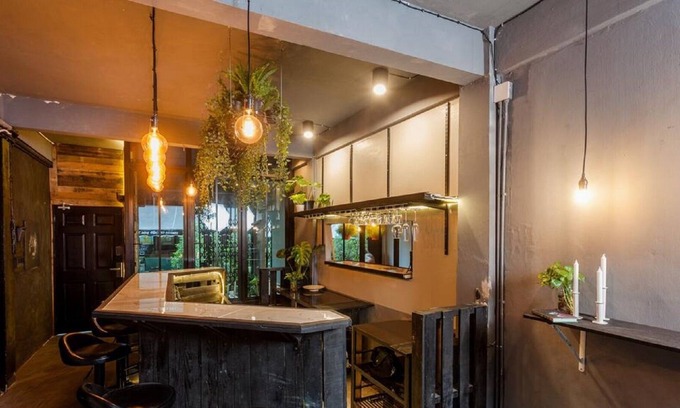 Phra Borom Maha Ratchawang Hotel | Boho Double Room near Khao San road