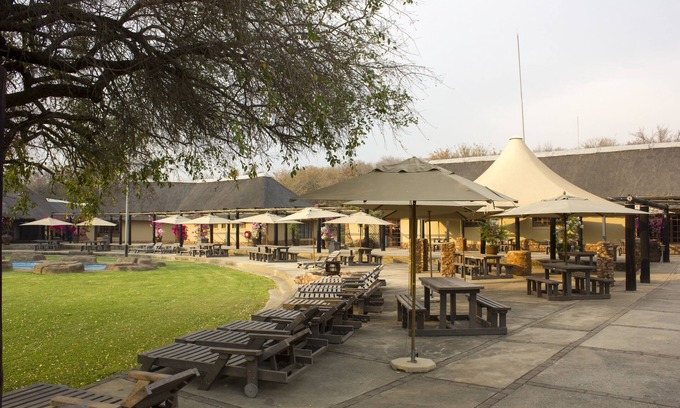 Beestekraal Cabin | Thabaledi Game Lodge