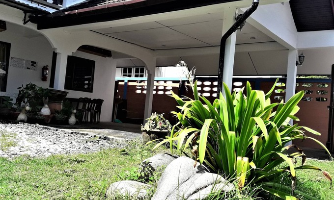 Nanai Road Villa | Thai villa in Patong Beach Center