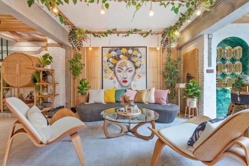 Khlong Tan Nuea House | Thai wabi-sabi Loft