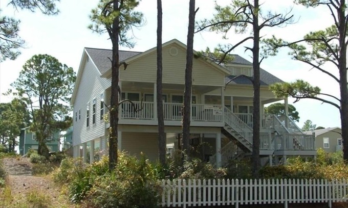 Cape San Blas House | ThaKingfish Discounts! Fun Memories! Short Walk to Beach 3BR 2BA Pet Friendly!