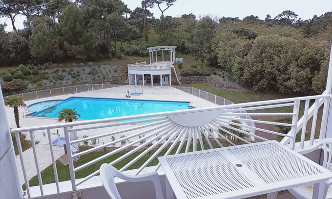 Les Sables d'Olonne Apartment | Thalassa-Bel appartement 2 ch. -piscine chauffée