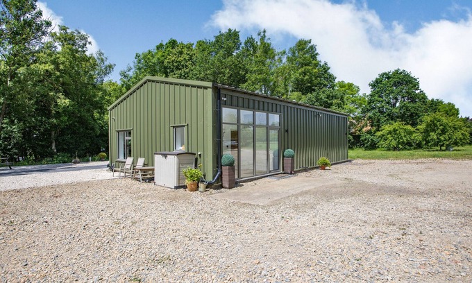 Mangotsfield House | THATCHERS BARN, pet friendly, character holiday cottage in Toddington