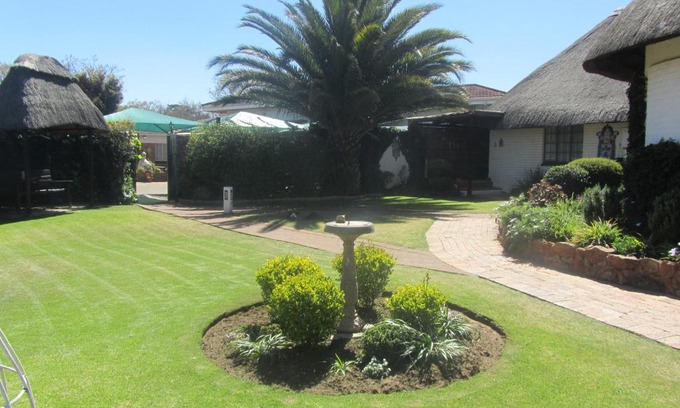 Emalahleni House | Thatchers Guest House