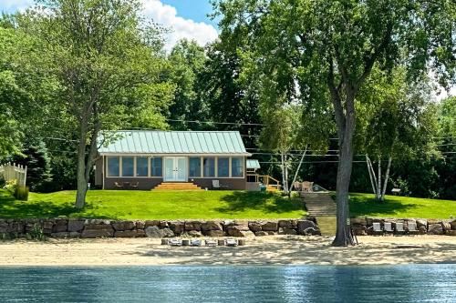 Malletts Bay House | Thayer Beach Lakehouse