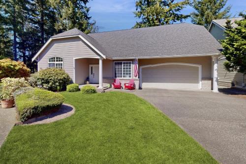Port Orchard House | The 15th Hole Haven