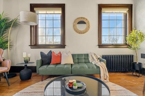 Drumheller Apartment | The Accountant - Sleeps 3 Guests - DT Drumheller