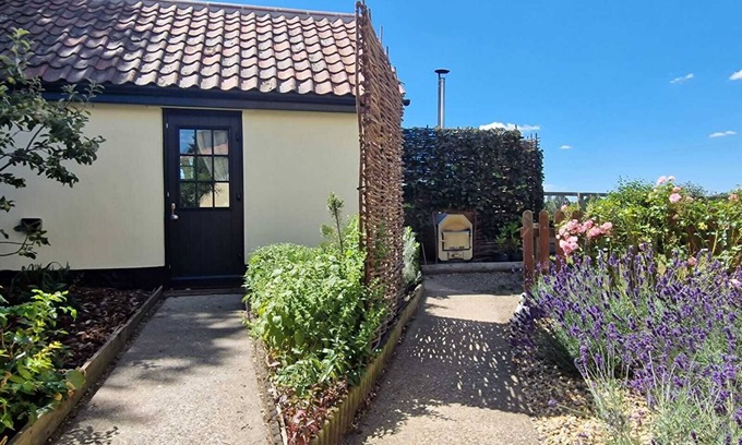 East Dereham House | The Acorn - Country Retreat!