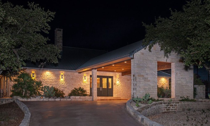 Mason Resort | The Alamo Resort & Dancehall: A Secluded Ranch - Completely private