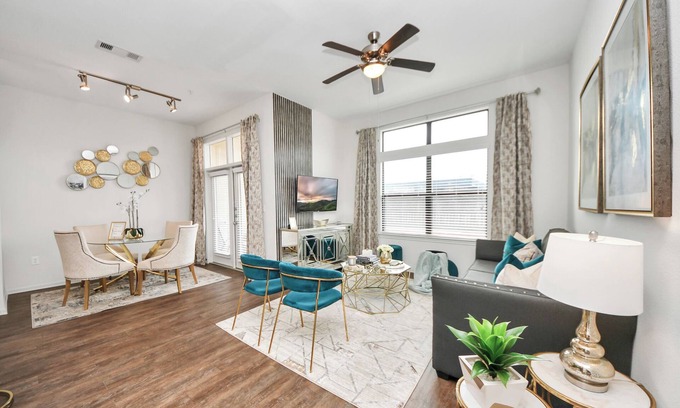 Braeswood Place Apartment | The Alexan. Walk to NRG Stadium. TX Med Center. Downtown