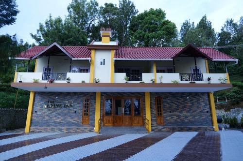 Naduvattam House | The Alpine Inn