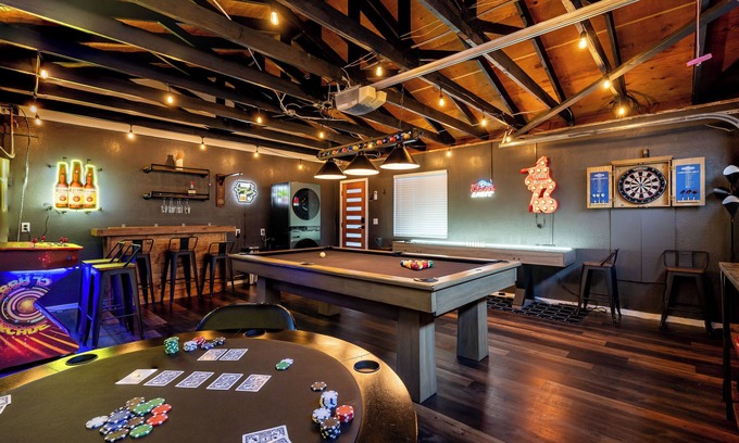 Big Bear City House | The Alpine Oasis: Sauna, Jacuzzi, Game Room!