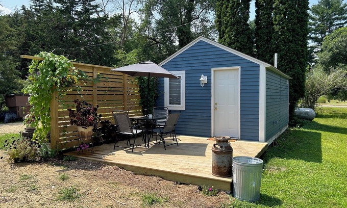 Pepin Cottage | The Alton House - Come experience tiny house living in beautiful Pepin!