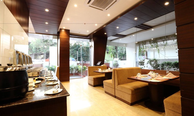 Jogeshwari East Hotel | The Altruist Business Hotel Andheri