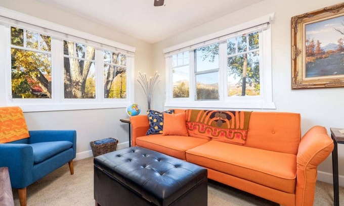 Lower Avenues Apartment | The Amber Suite - Historic Avenues Downtown Apt